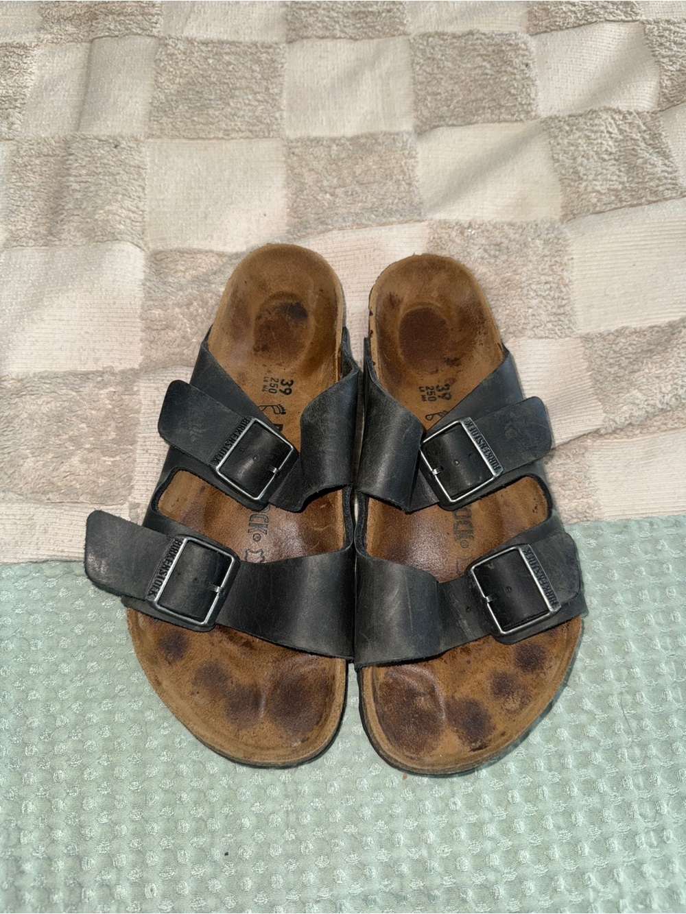 Birkenstock Arizona sandals in black size 39/8